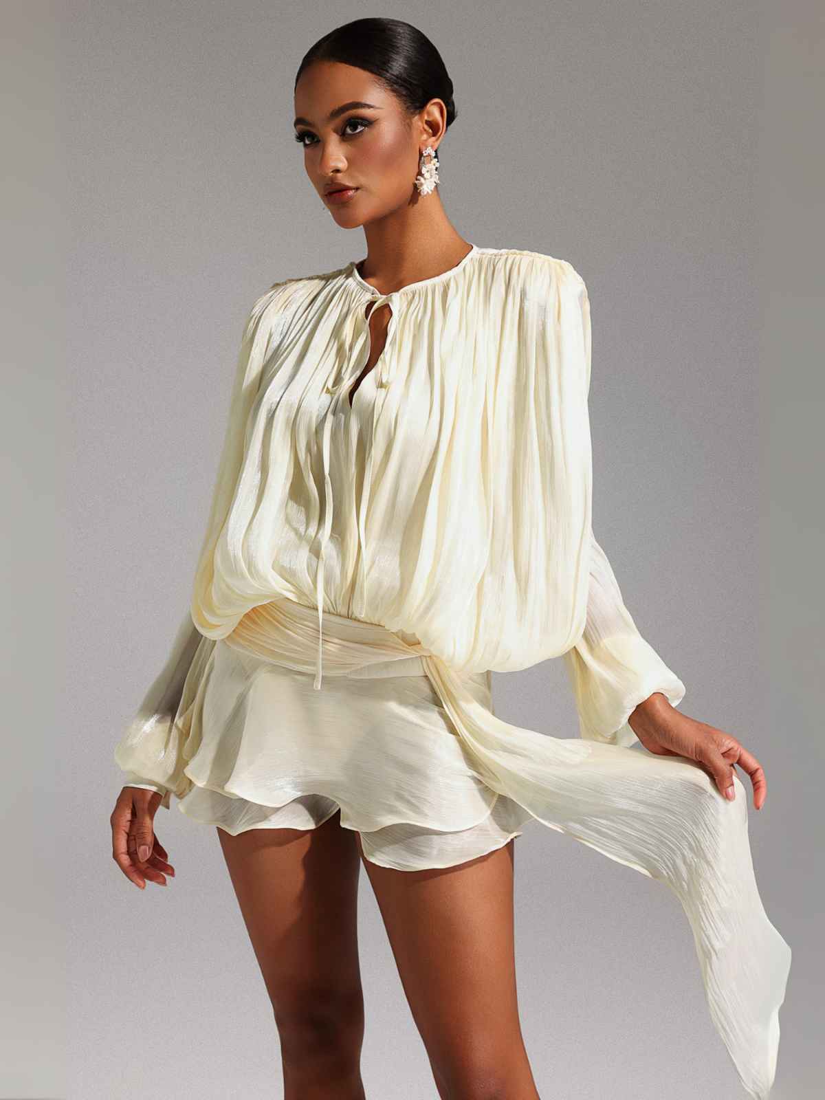 Vestido Curto Branco Charlotte Imagem secundária do produto