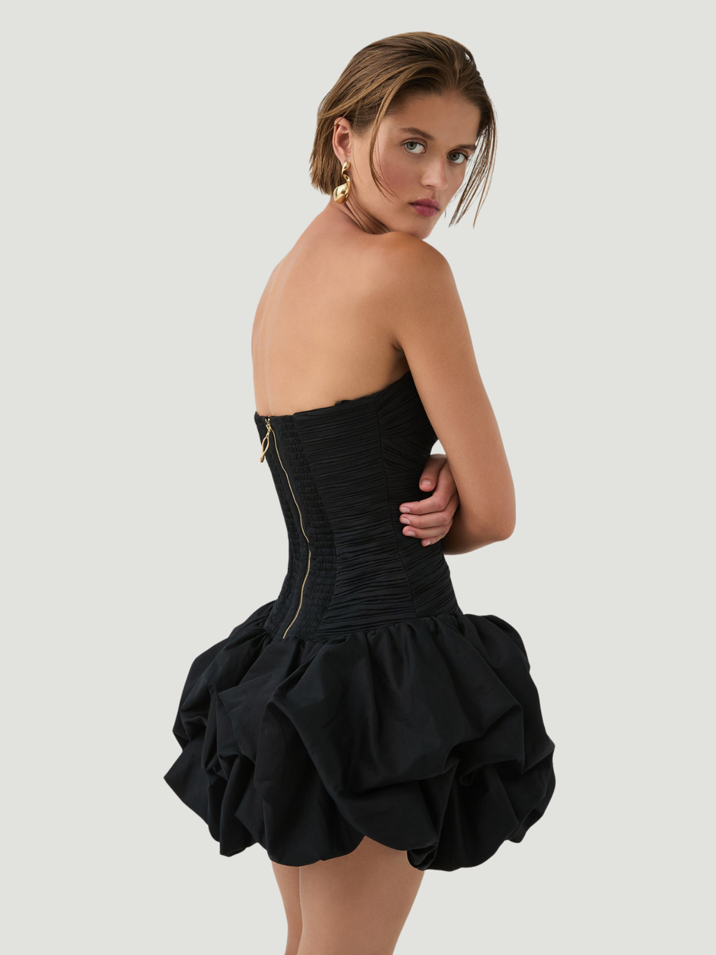 vestido-curto-de-festas-preto-lis-loja-zharen