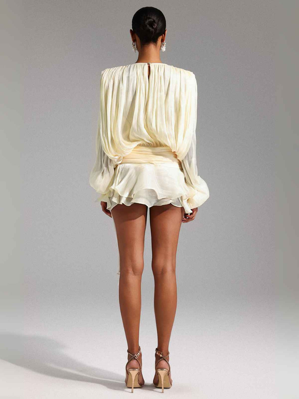 vestido-curto-elegante-branco-charlotte-loja-zharen