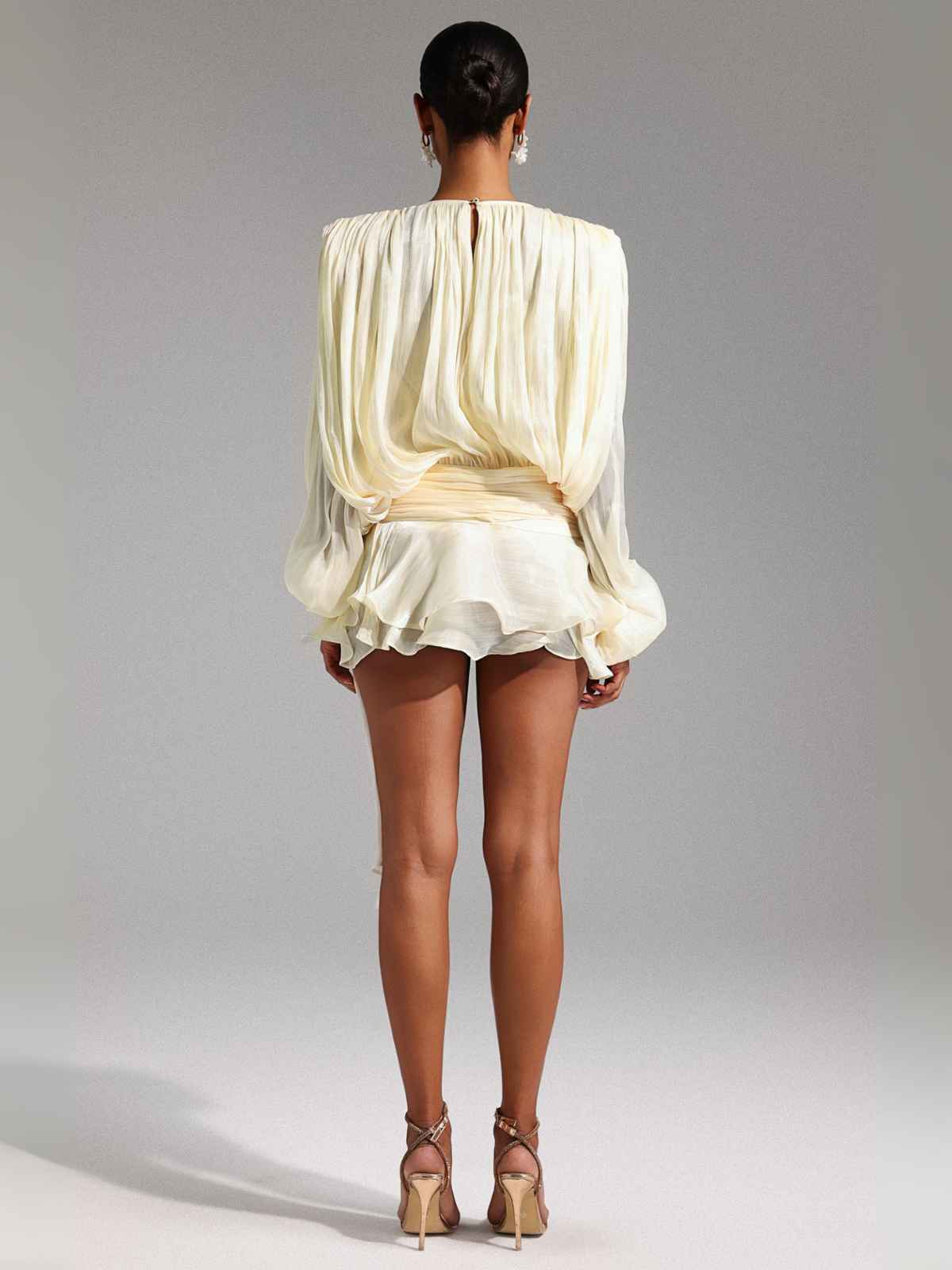 vestido-curto-elegante-branco-charlotte-loja-zharen