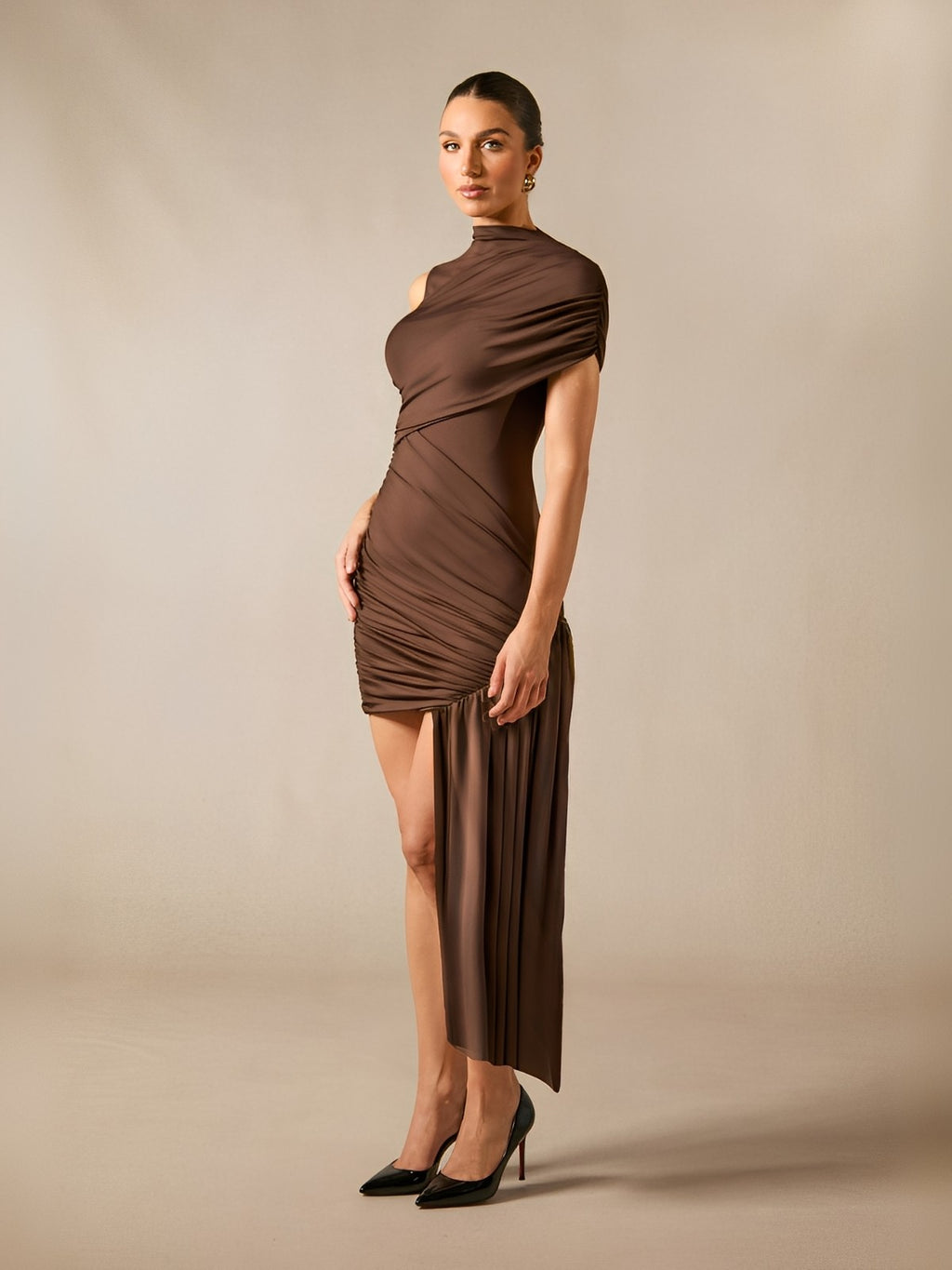 vestido-curto-elegante-marrom-rubia-loja-zharen