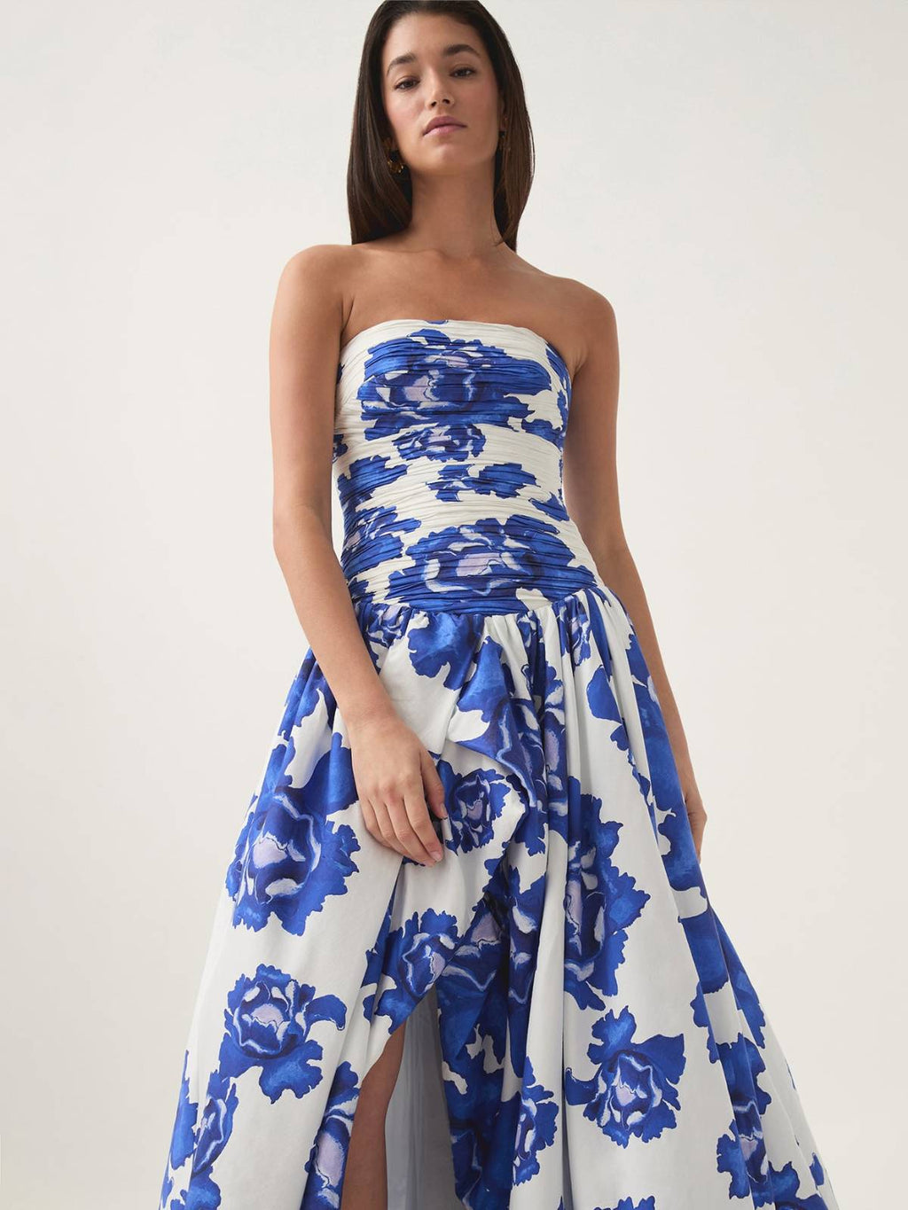 vestido-longo-de-festa-floral-azul-royal-bloom-loja-zharen