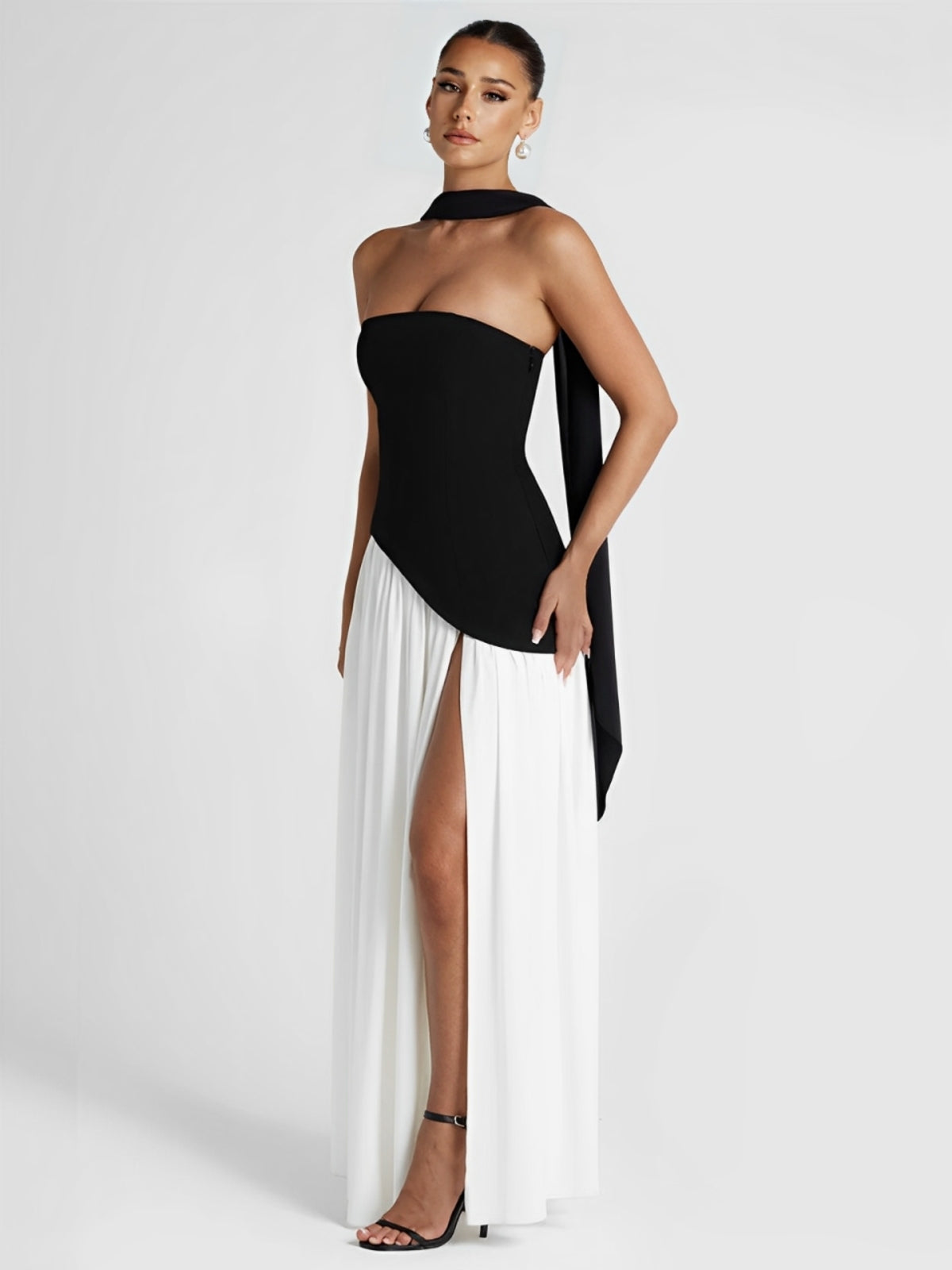 Vestido Longo Preto e Branco Nicole Imagem secundária do produto