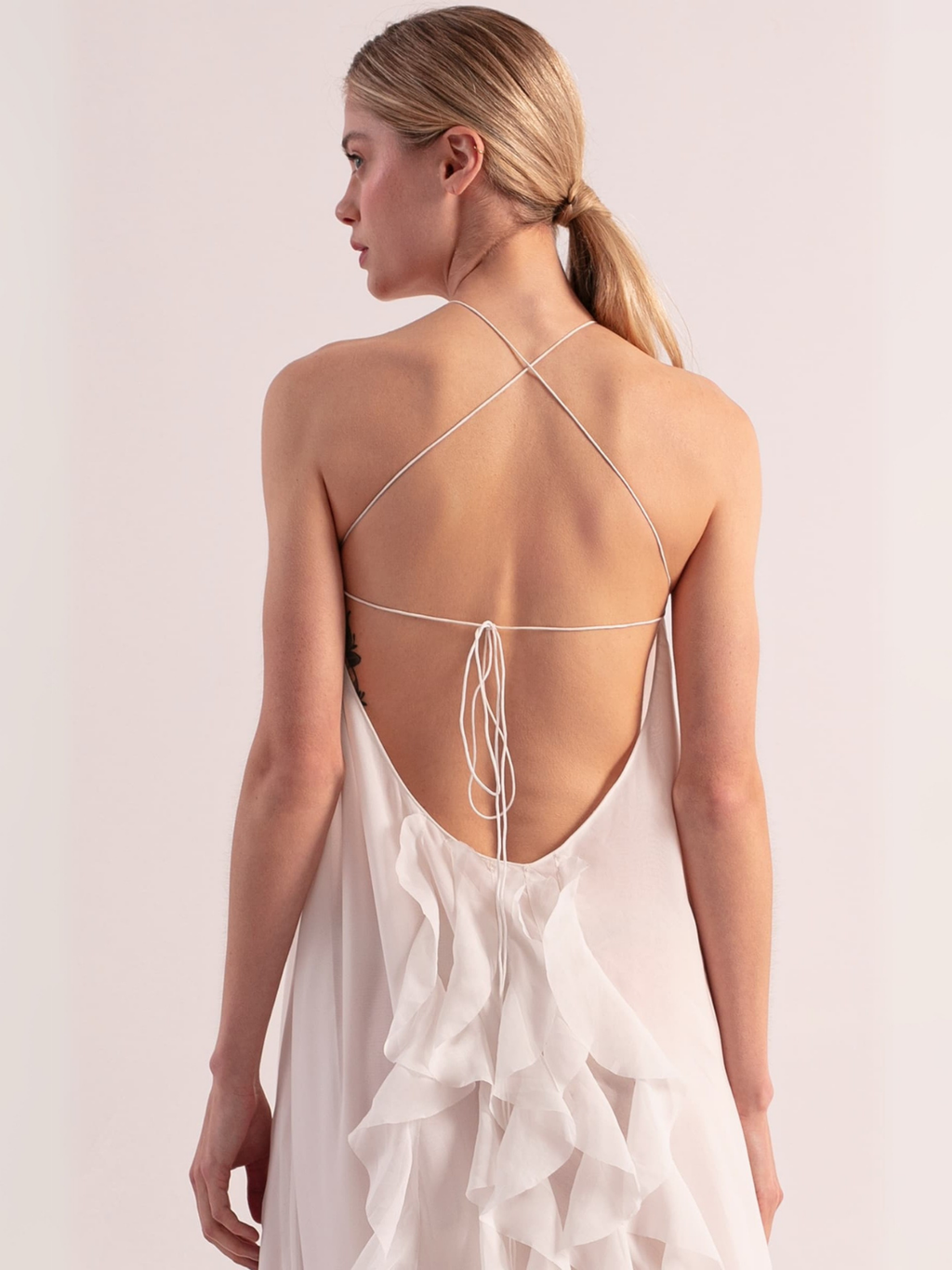 vestido-longo-e-elegante-leblanc-loja-zharen