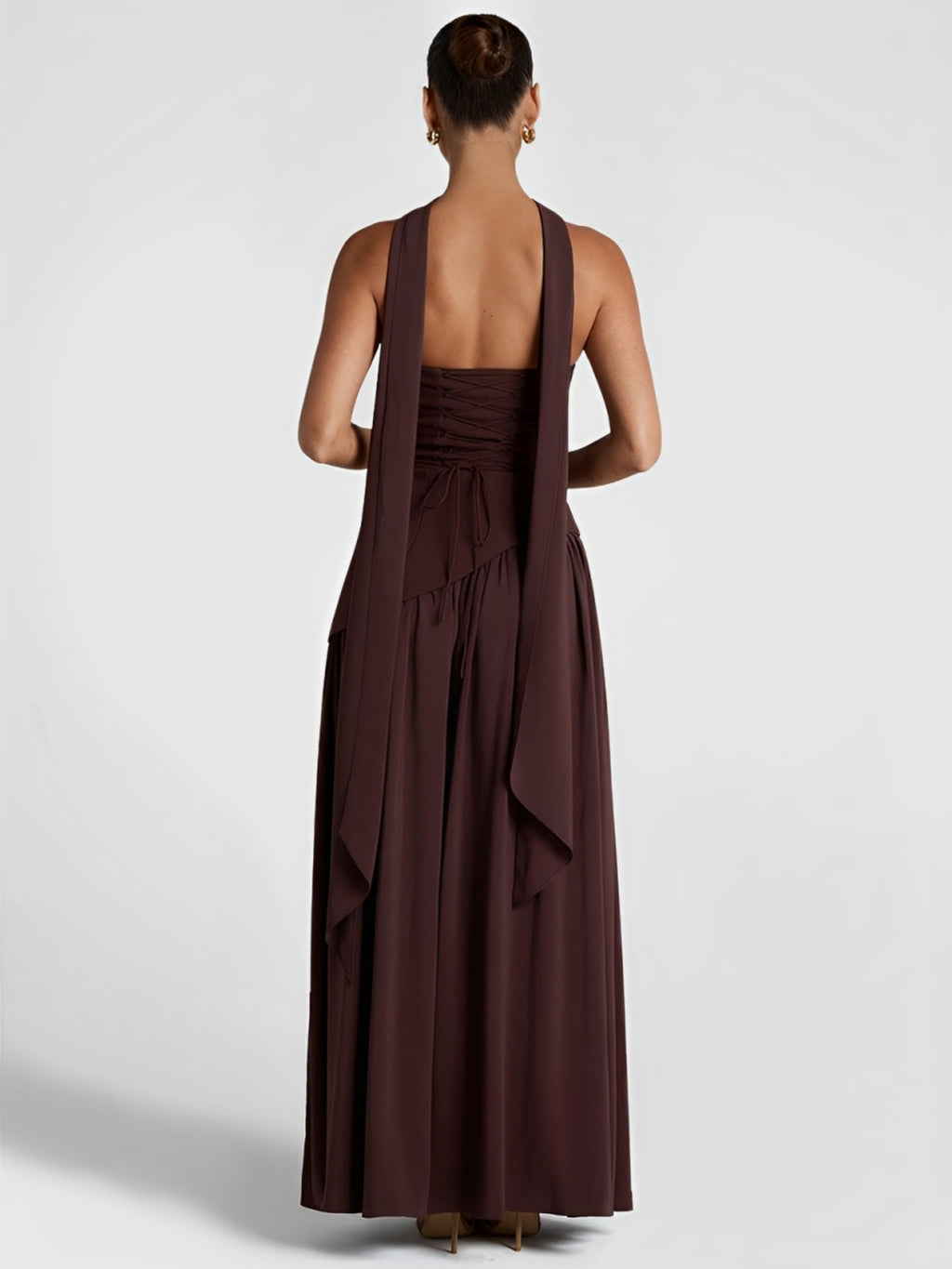 vestido-longo-e-elegante-marrom-nicole-loja-zharen