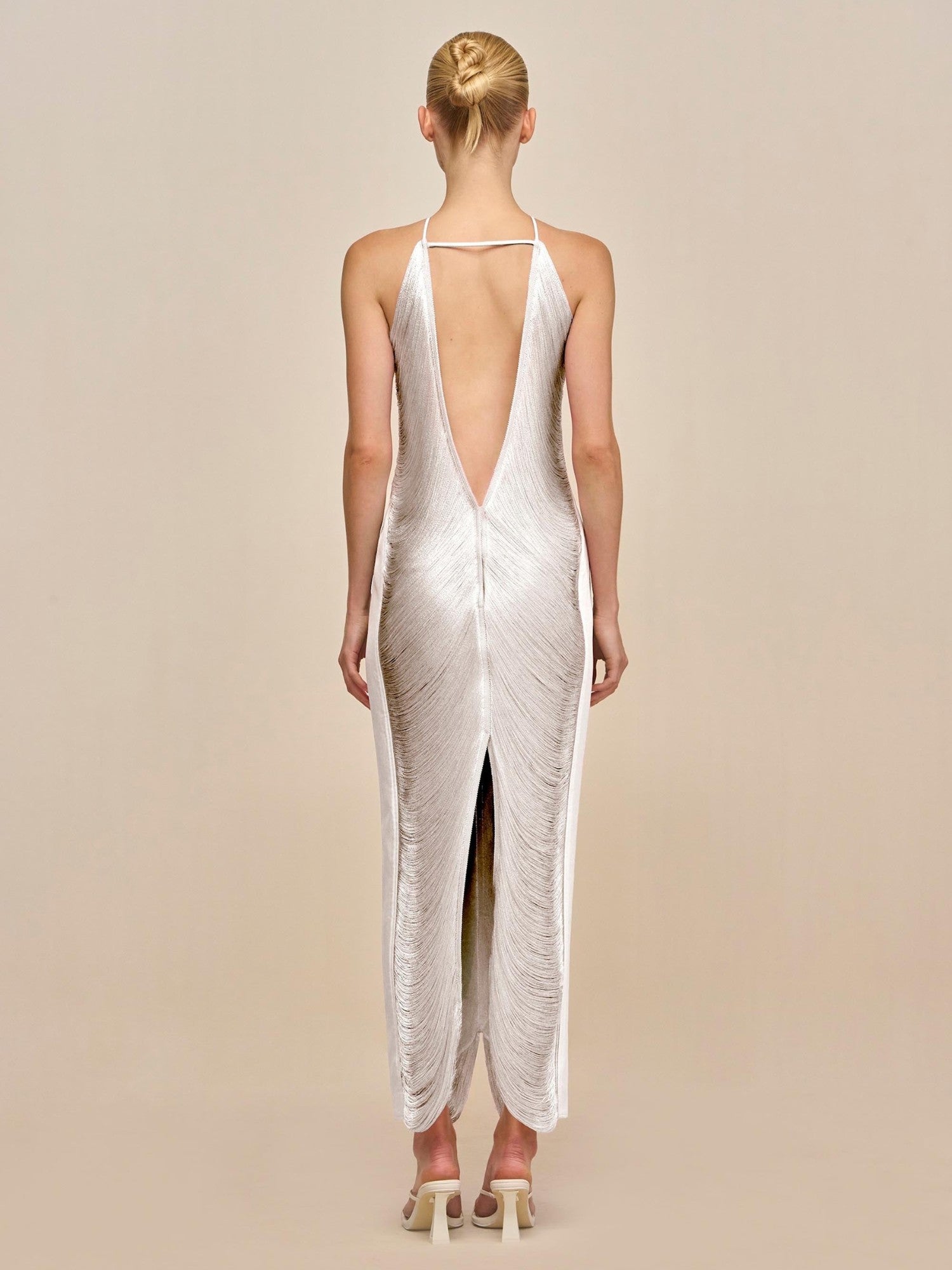 vestido-midi-elegante-branco-noite-de-glamour-loja-zharen