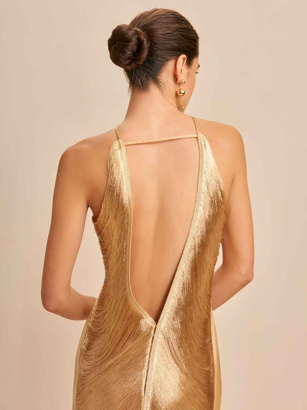 vestido-midi-elegante-dourado-noite-de-glamour-loja-zharen