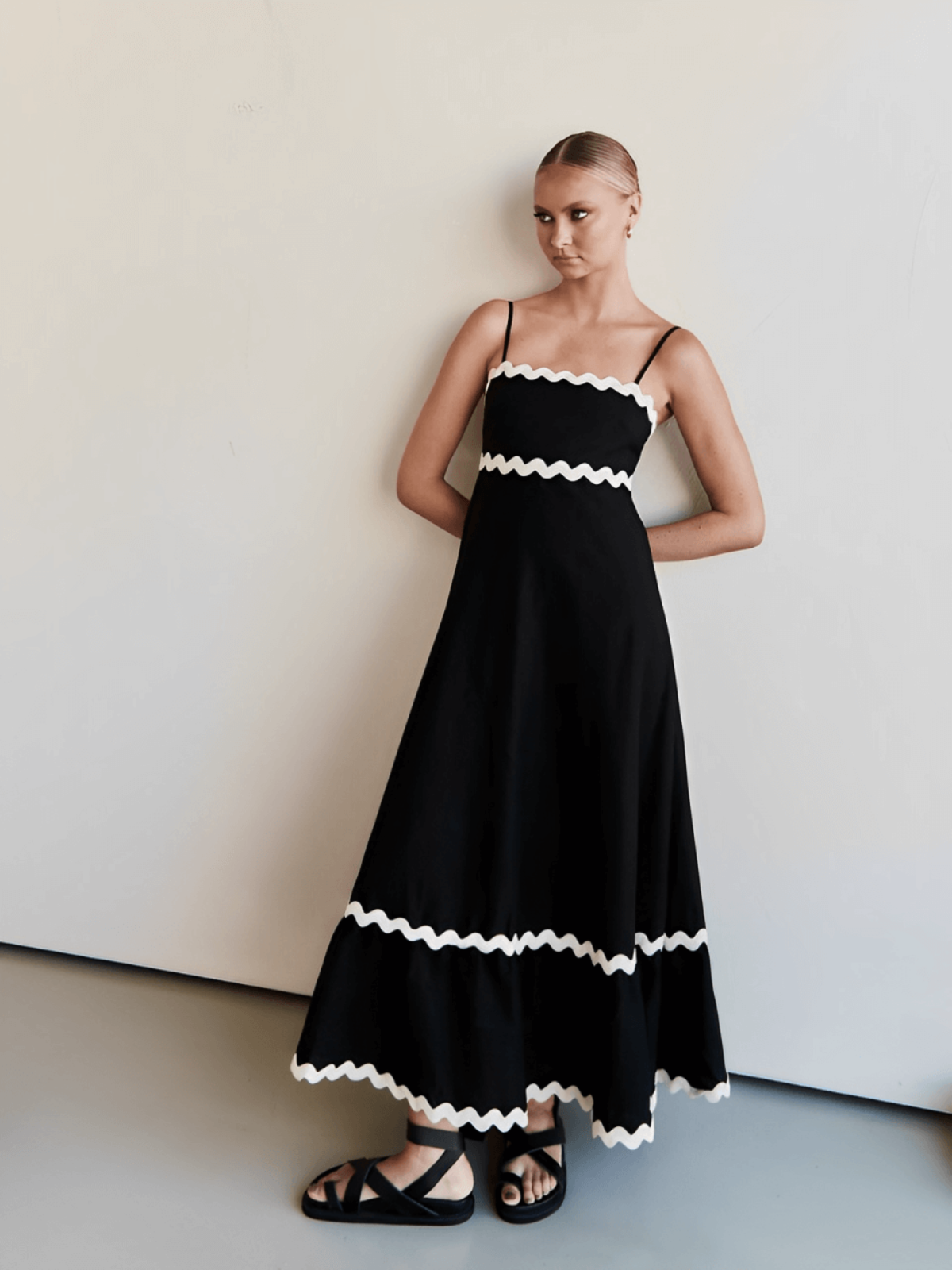 vestido-midi-giulia-preto-loja-zharen