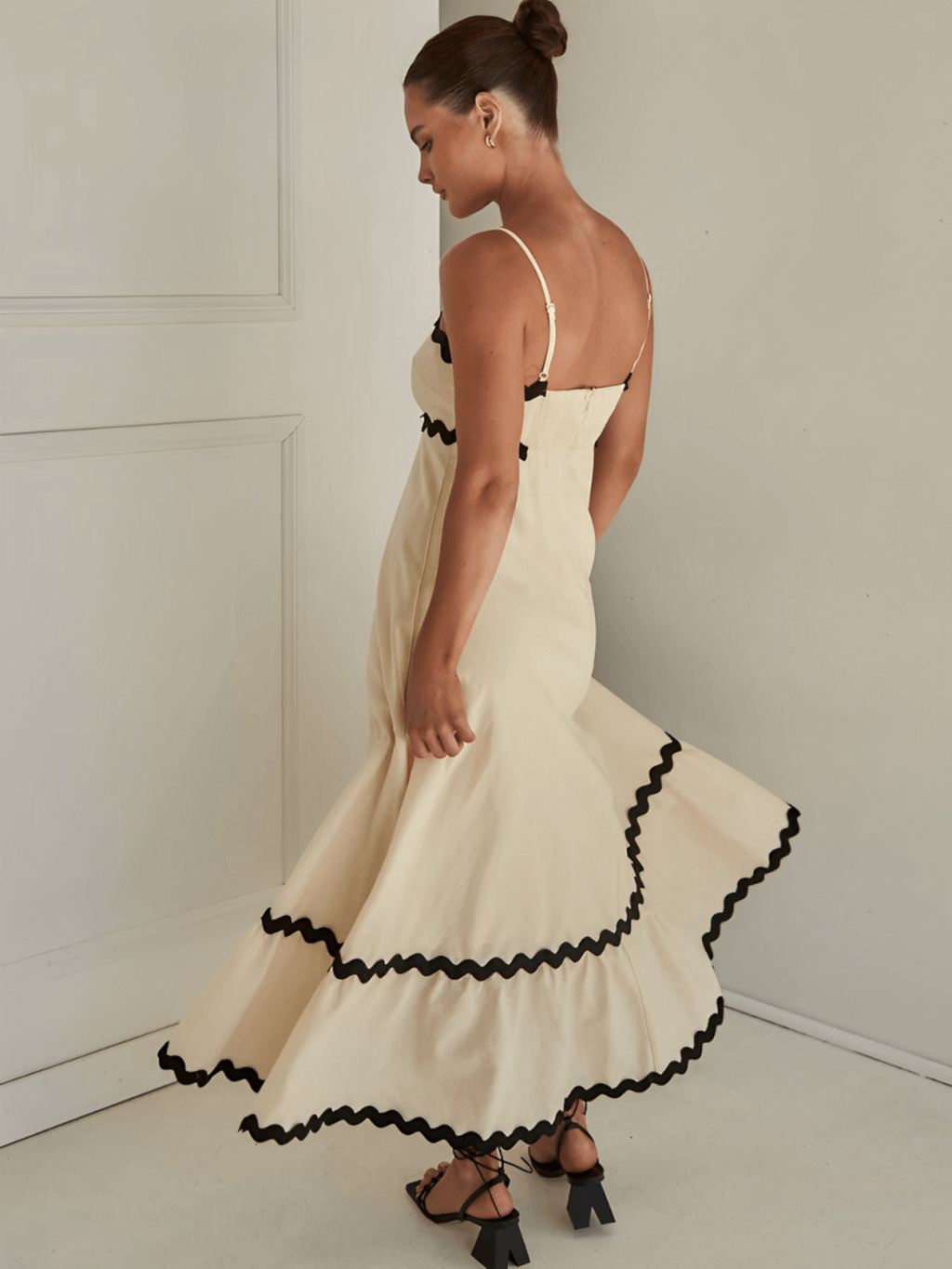 vestido-midi-off-white-soltinho-giulia-loja-zharen